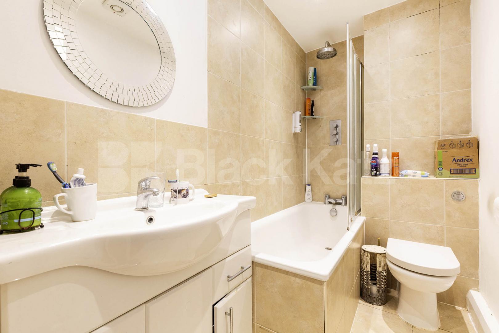 Two bed apartment located within a gated double fronted development  Camden Road, Tufnell Park